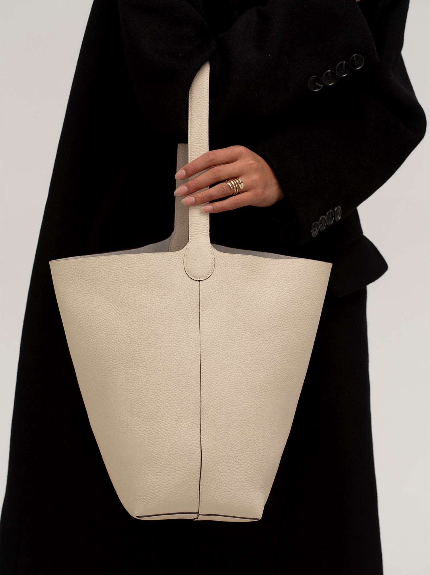 Hpai Medium Binah Bucket Bag in Leather - Ivory