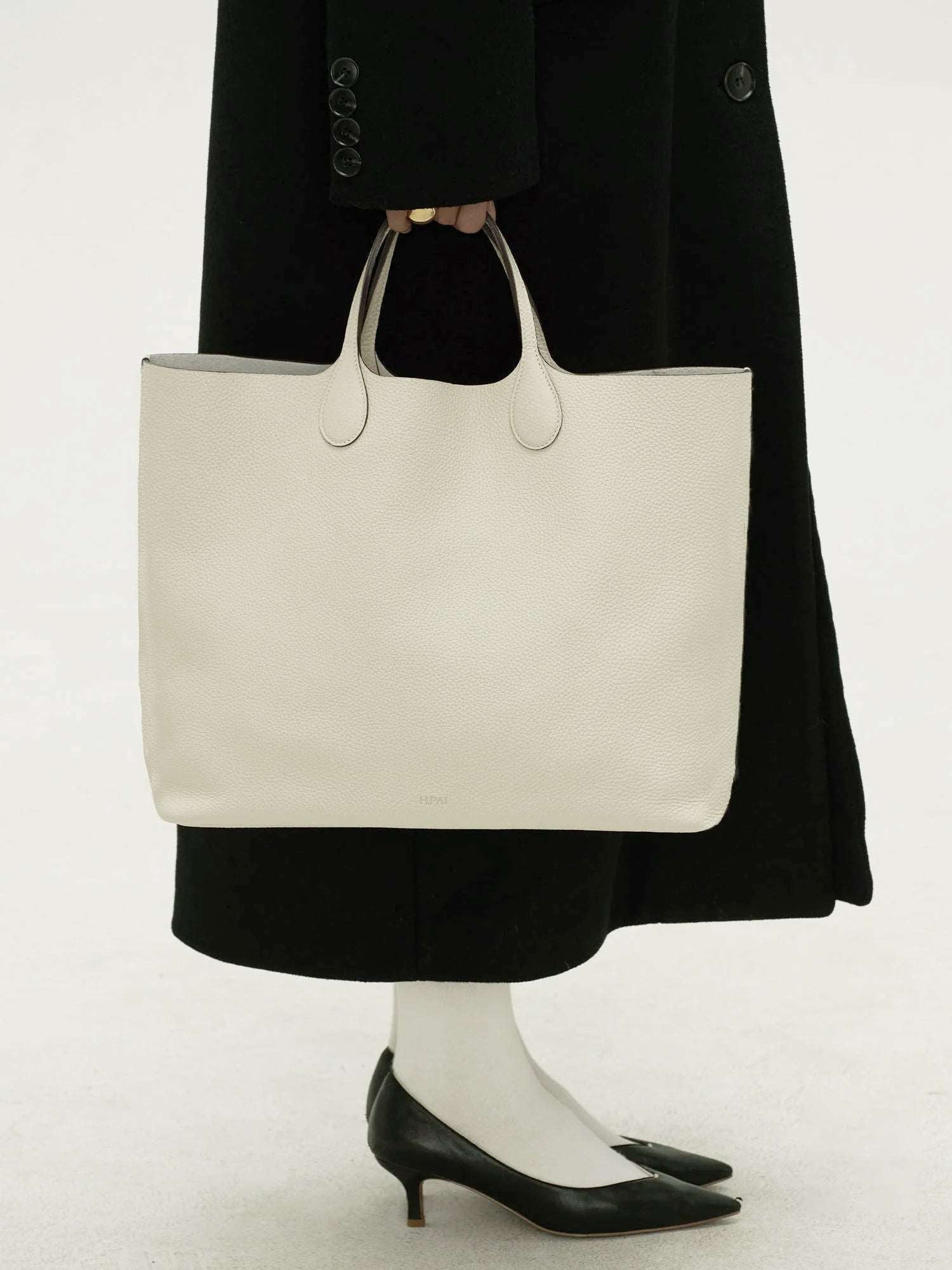 Hpai Large Yesod Tote Bag in Leather - Ivory