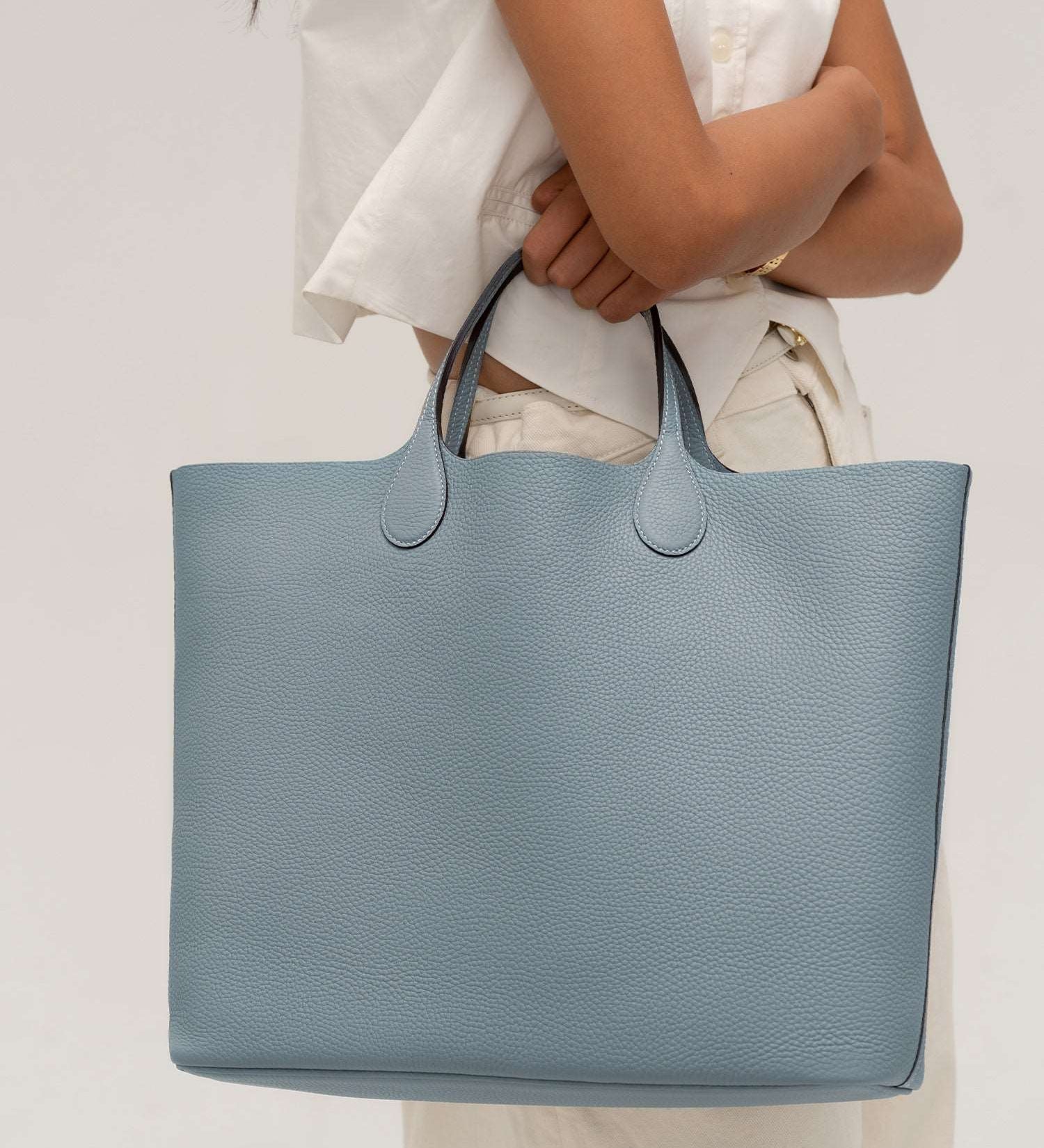 Hpai Large Yesod Tote Bag in Leather - Fog Blue