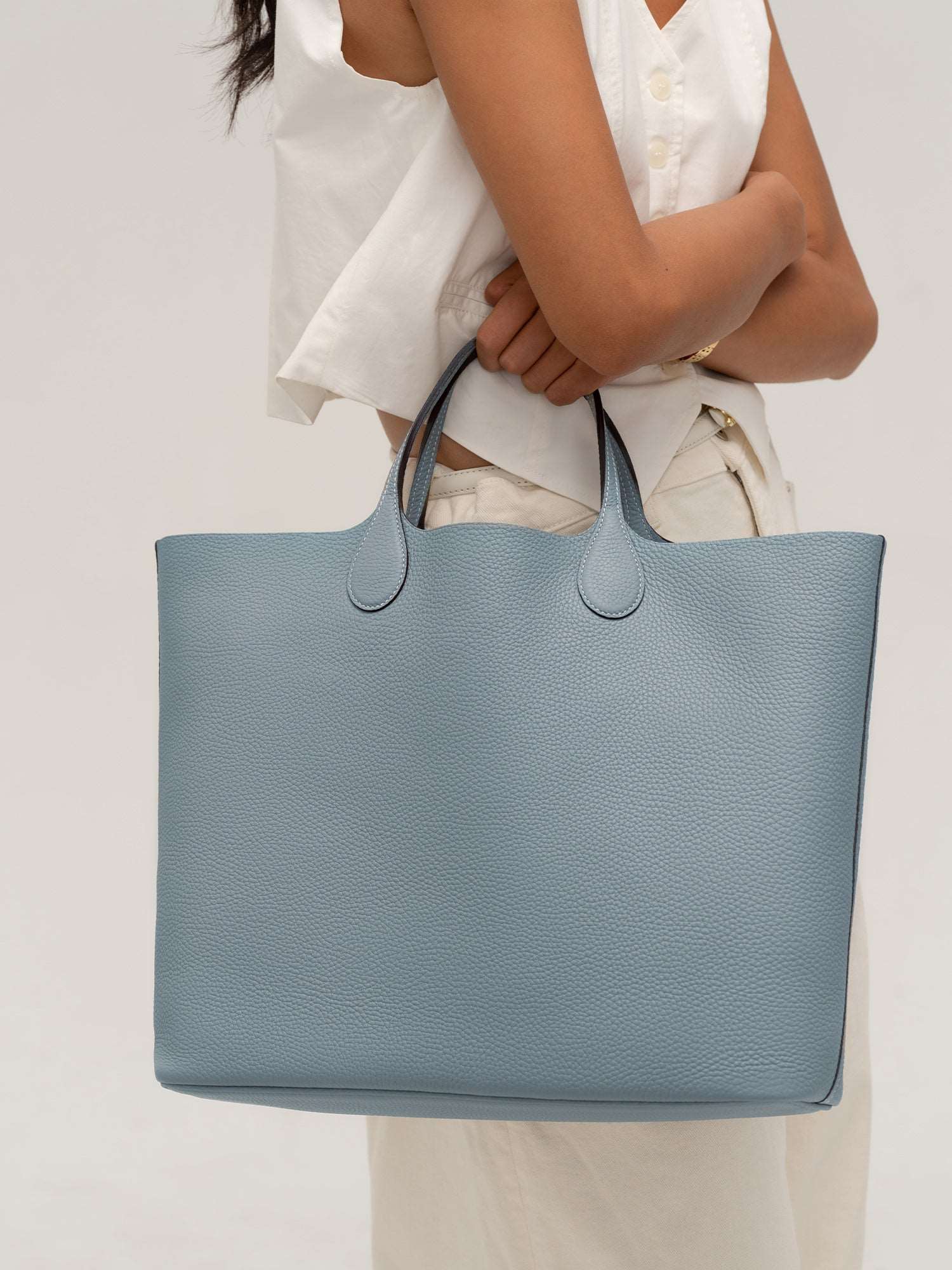 Hpai Large Yesod Tote Bag in Leather - Fog Blue